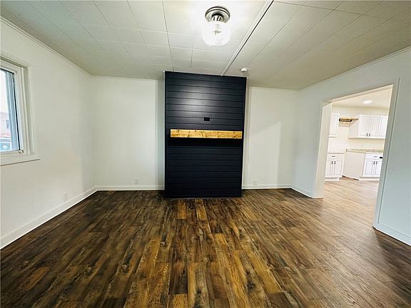 5th image of 1615 5th Ave