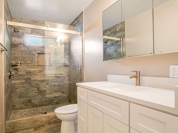2nd image of 3859 Arboleda St