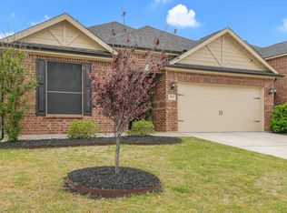 909 1st St, Sanger, TX 76266