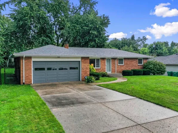 709 Redbud Ln, New Castle, IN 47362