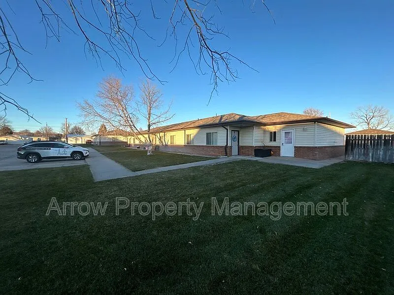 1 bed, 1.0 bath, 700 sqft, $895 — Photo 1