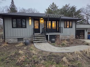 437 E Myrtle Ave, Beverly Shores, IN 46301