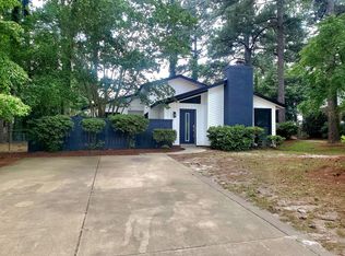 2121 Lakeridge Dr, Fayetteville, NC 28304