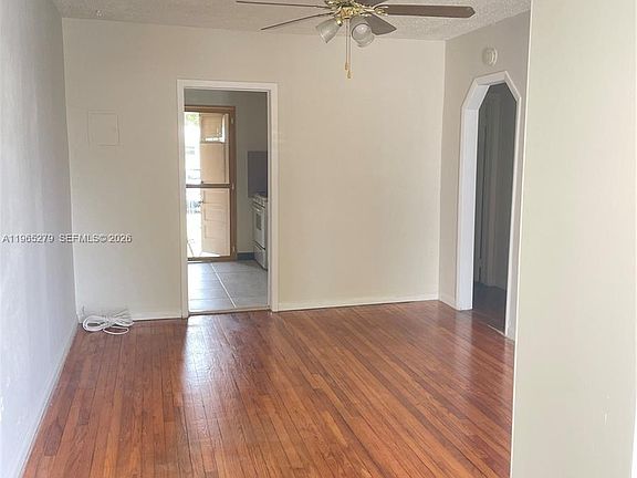2nd image of 1913 Harding St