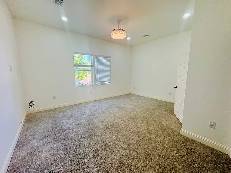 2902 Jim St — Photo 22