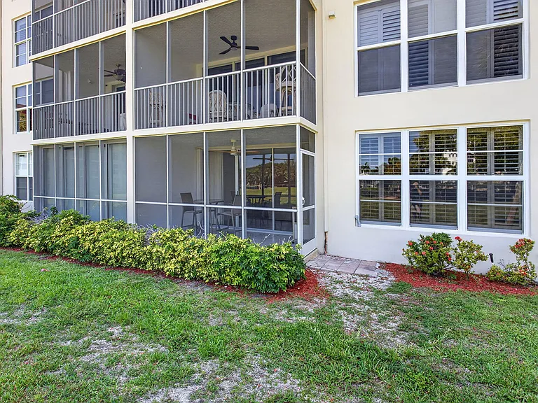 3150 NE 48th Ct #104 — Photo 36