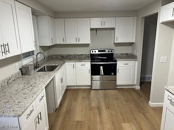 5th image of 2815 E Perkins Ave