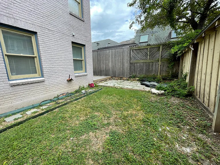 4525 Holland Ave — Photo 19