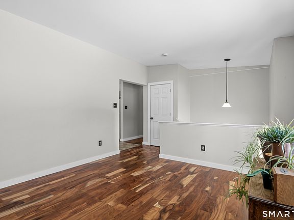 3rd image of 23 Versailles Road