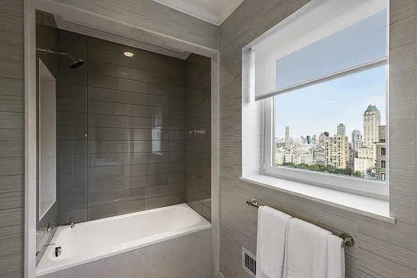 Sold by Nest Seekers International | media 32