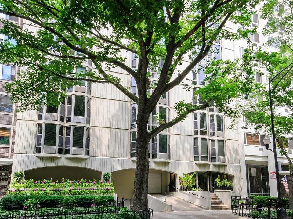1st image of 1340 N Dearborn St #8G