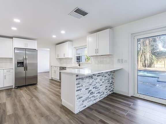 4th image of 1300 Tumblin Kling Road