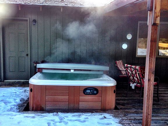 Hot tub