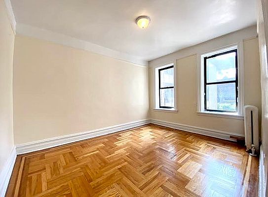 2nd image of 3824 Waldo Ave #3J