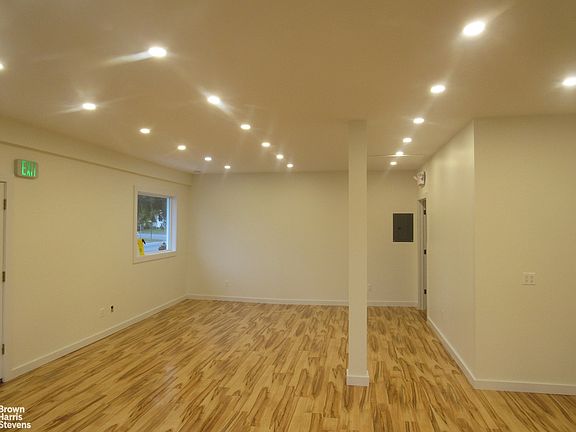 4th image of 138 Fairview Ave #B