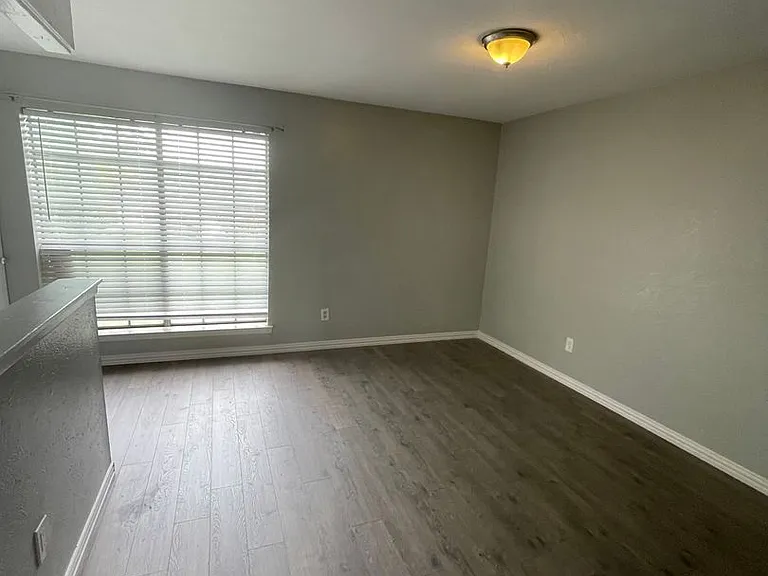 913 E Timberview Ln — Photo 9