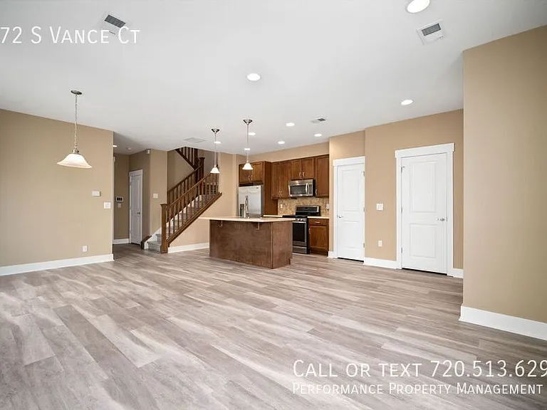 572 S Vance Ct — Photo 9