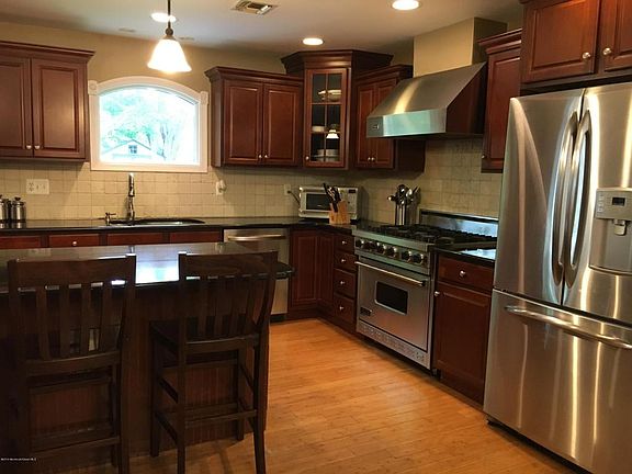 3rd image of 15 Parker Pl