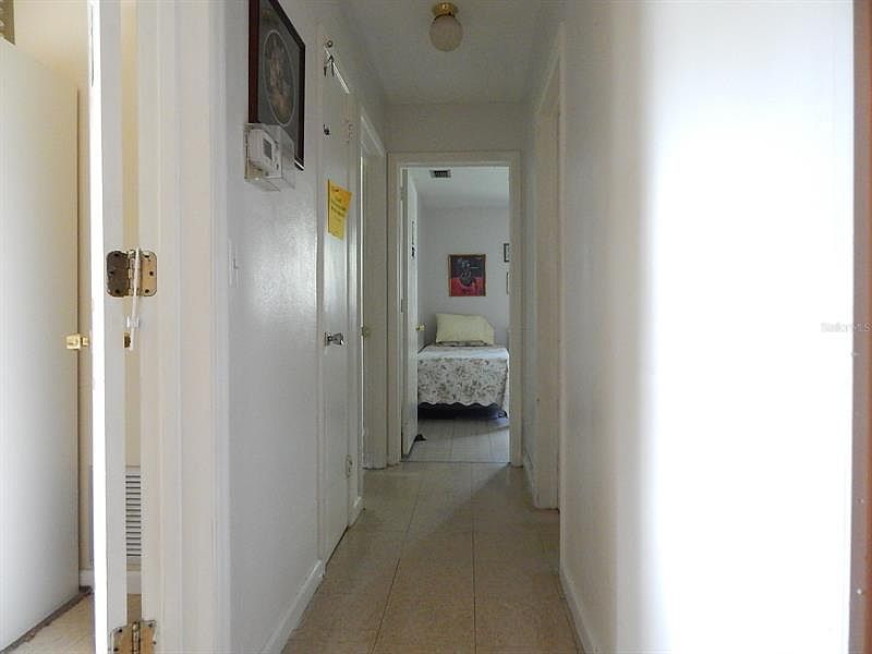 1st image of 870 7th Ave NE