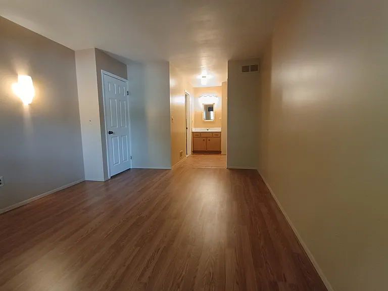 112 Stratford Ln #95 — Photo 6
