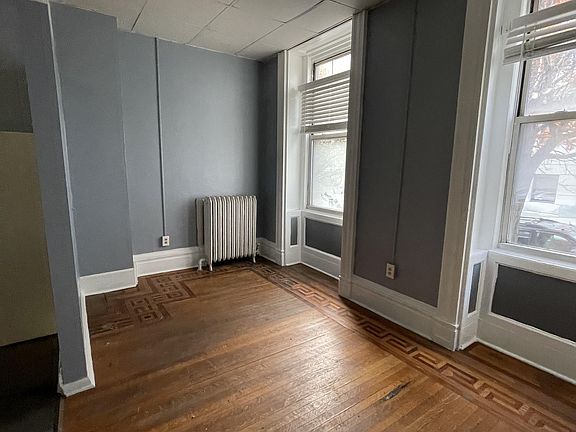 2nd image of 97 Columbia St APT 3