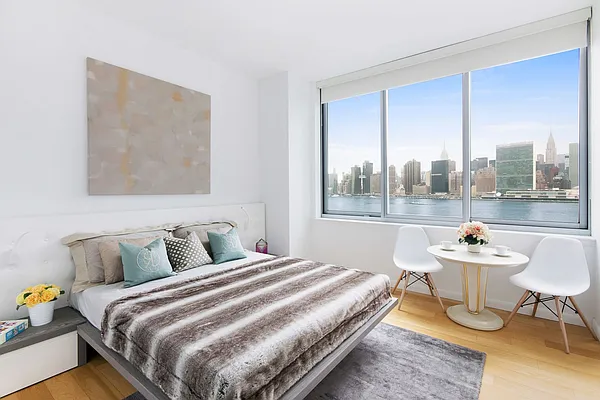 Sold by Compass | media 10