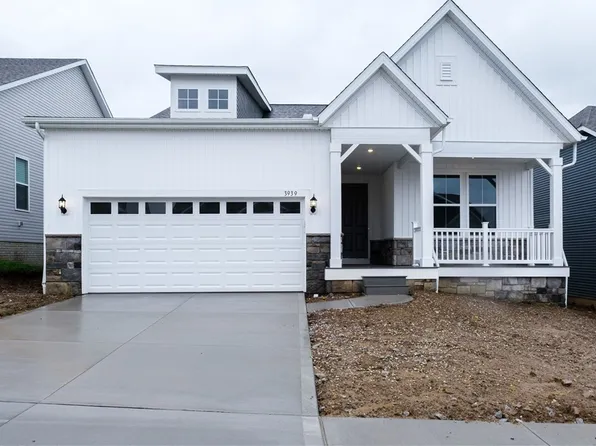 3939 Crest View Dr, Uniontown, OH 44685