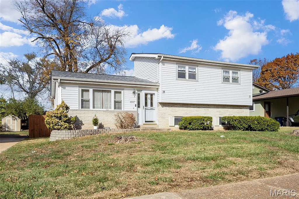 8907 Grantway Ct photo 1