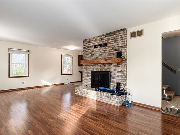4th image of 3245 Circle Ct