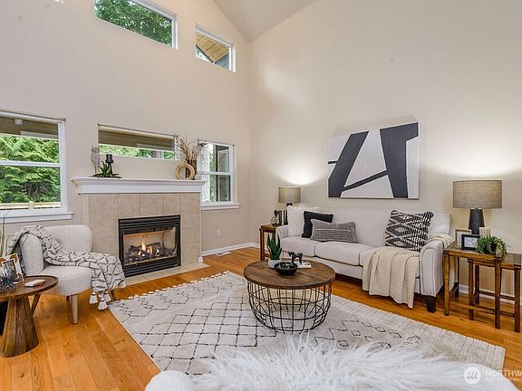 4th image of 4384 Dutchess Place SE