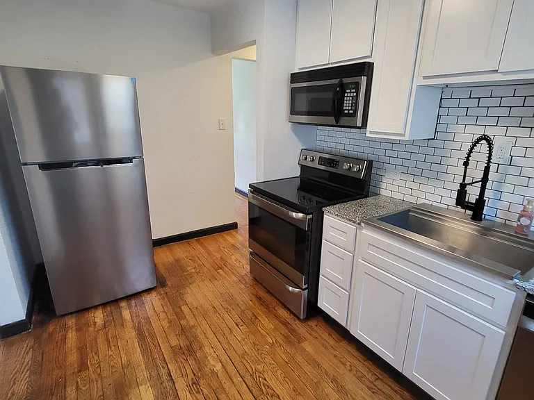 1160 Saint Bernadette Ln — Photo 3