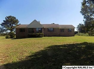 1864 Gargis Ln, Tuscumbia, AL 35674