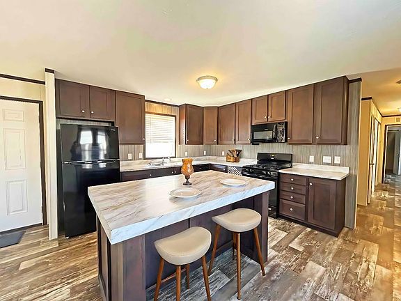 2nd image of 7055 Quarry Rd #122