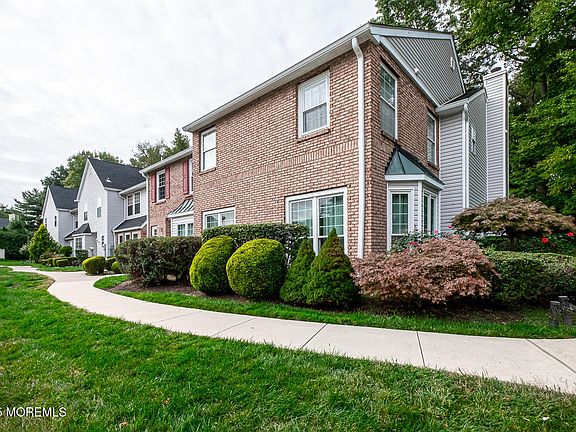 2nd image of 90 Foxwood Place