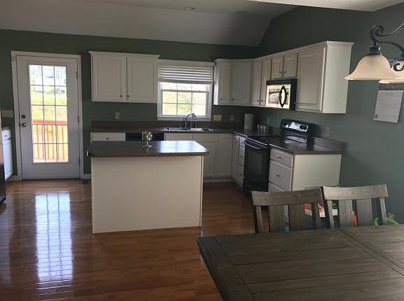 3rd image of 623 Willowcrest Pl