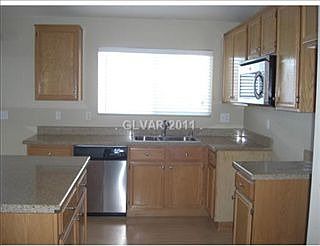 5th image of 344 River Glider Ave