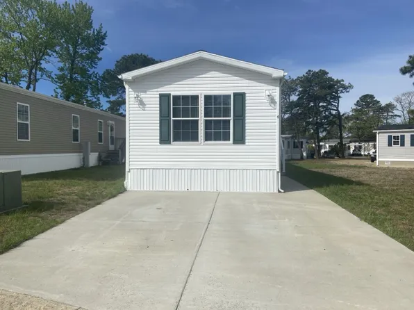 4 Autumn Ct, Whiting, NJ 08759