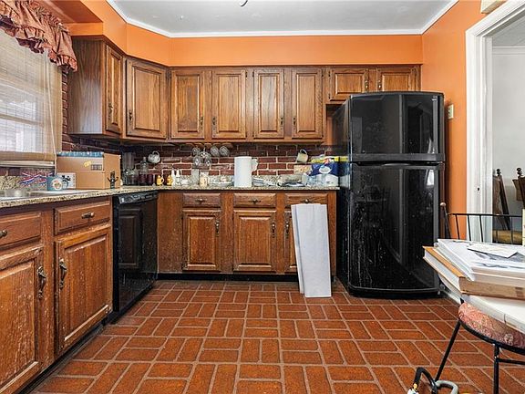 5th image of 3915 Morris Pl