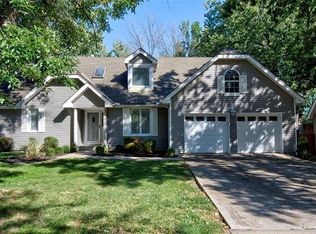 1122 E Sleepy Hollow Dr, Olathe, KS 66062