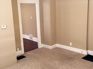 1914 S 7th St APT B, Springfield, IL 62703