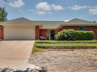 1004 N Chico Ave, Decatur, TX 76234