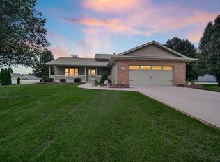 17472 Hawthorne Dr, Lowell, IN 46356