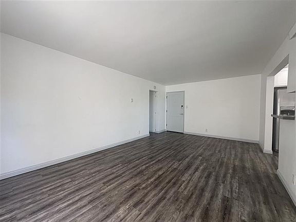 5th image of 1518 E 3rd St APT 23