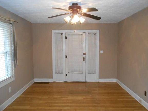 3rd image of 1647 Fisher Ave