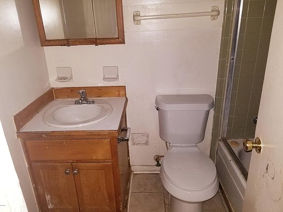 5th image of 110 New Haven Ct