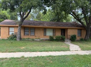 614 S Morris St, Gainesville, TX 76240
