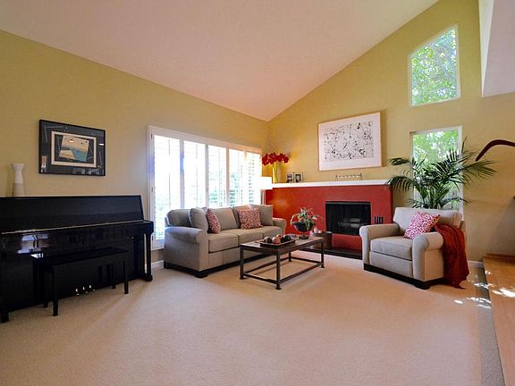4th image of 2827 E Sierra Dr