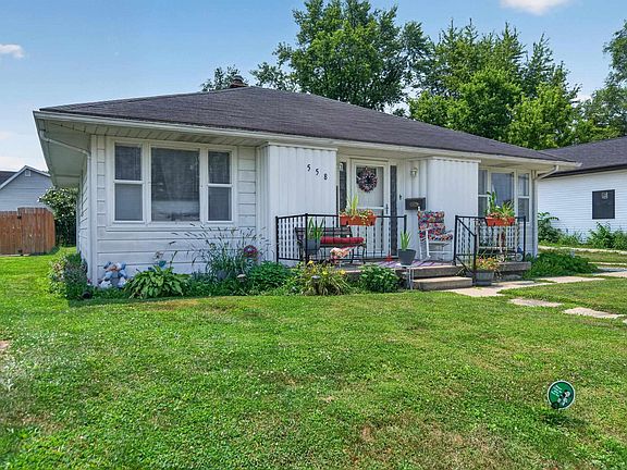 3rd image of 558 E Swayzee St