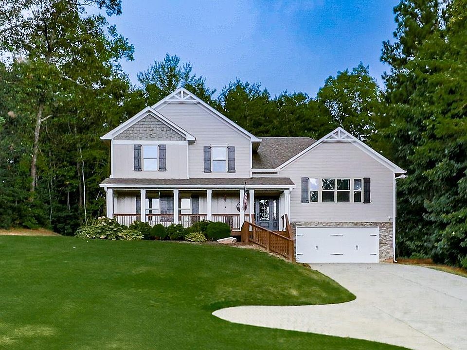 1st image of 221 Woods Cir