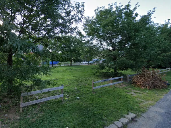 2204 N Leithgow St, Philadelphia, PA 19133